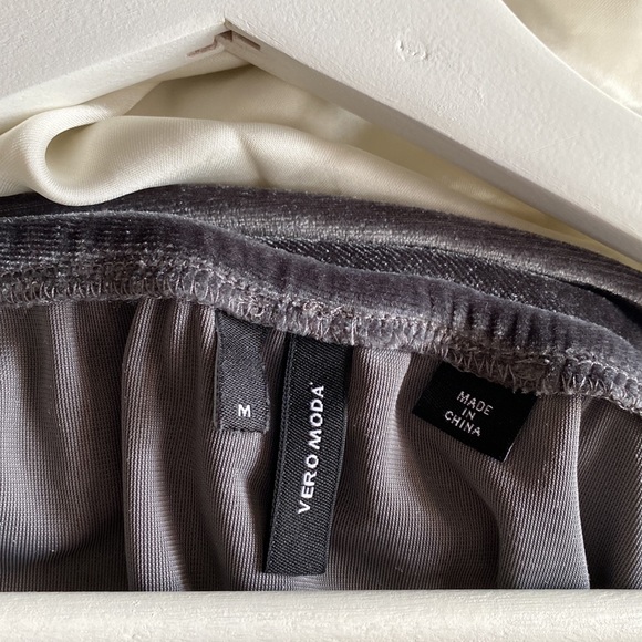 Vero Moda Off The Shoulder Velvet Bodysuit Medium - Picture 3 of 3